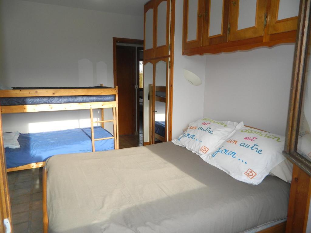Chambre D'Hotes Les 3 Moulins Cozes Zimmer foto